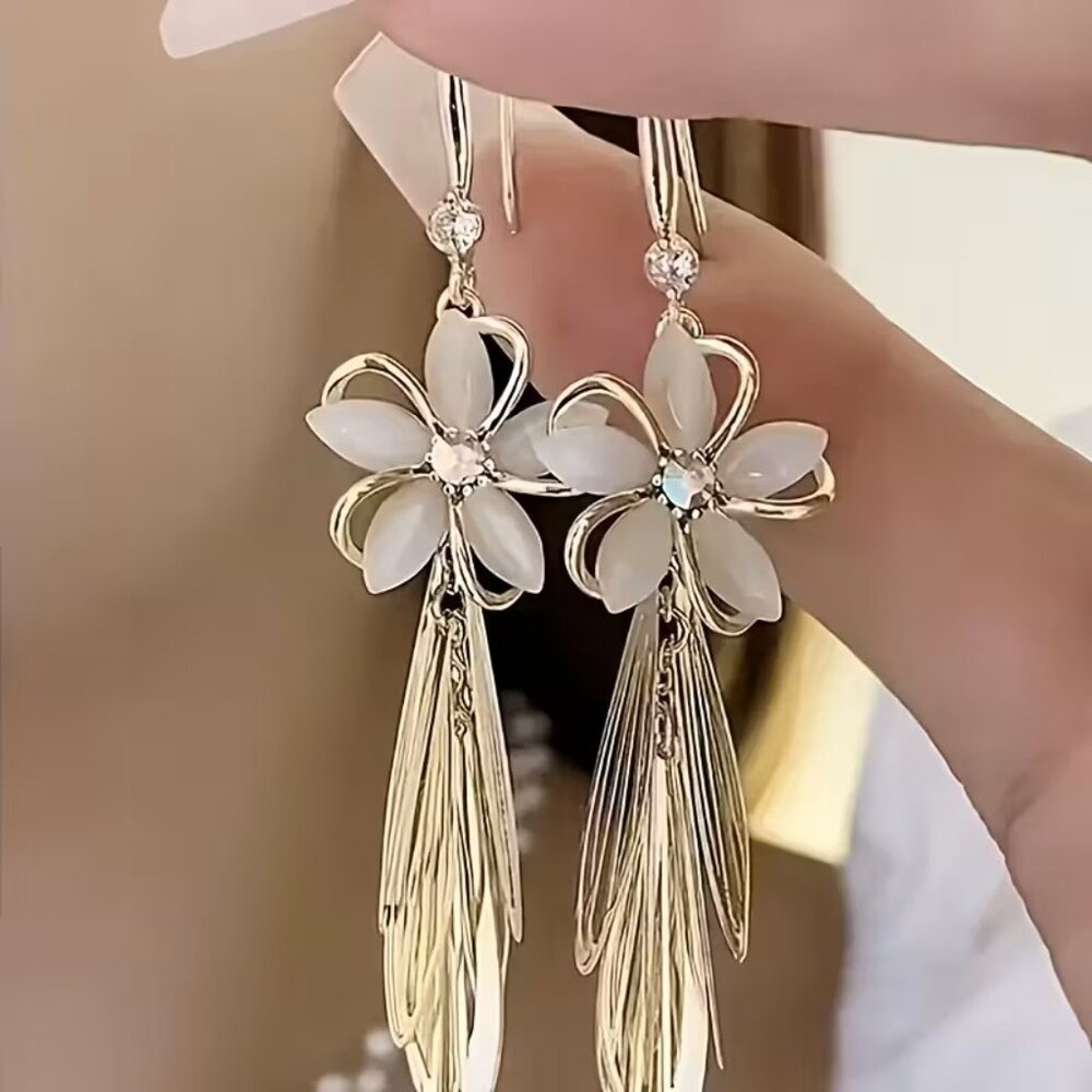 Elegant Flower Drop Earrings with Tassel Design Z198